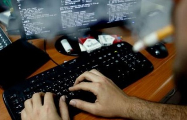 "هكذا نبتز الفلسطينيين جنسياً"..ضابط اسرائيلي يكشف حقائق مرعبة ابتزاز جنسي