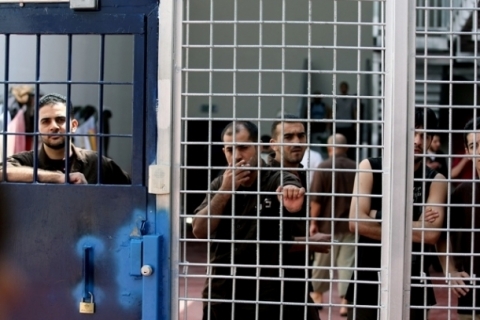 قراقع: حالة من التوتر تسود سجن "ريمون"