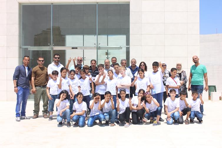 اطفال يزورون مؤسسة ياسر عرفات