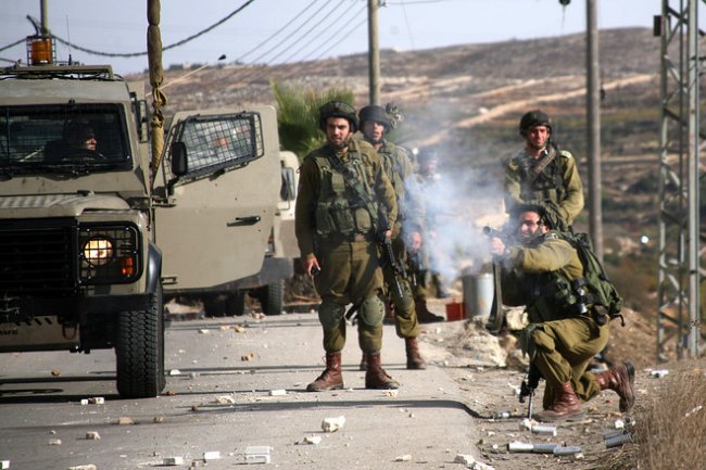 اعتقال شاب وإصابة العشرات بالاختناق في طوباس مواجهات