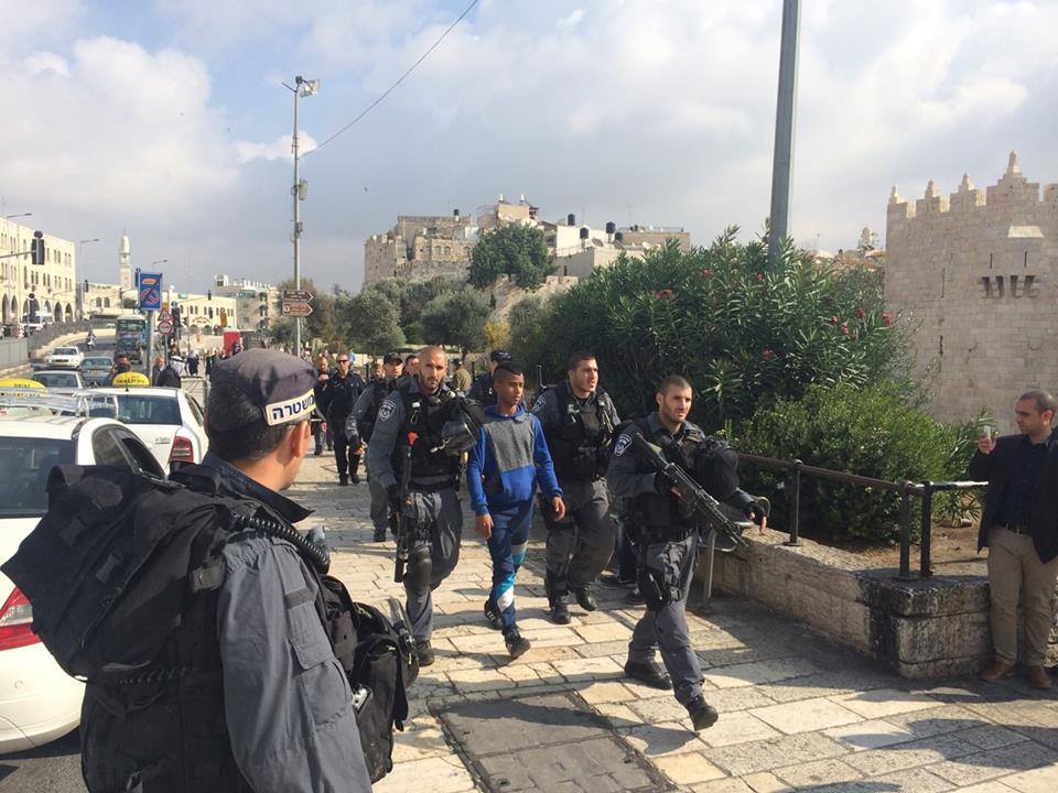 اعتقال 3 شبان في مواجهات شمال القدس