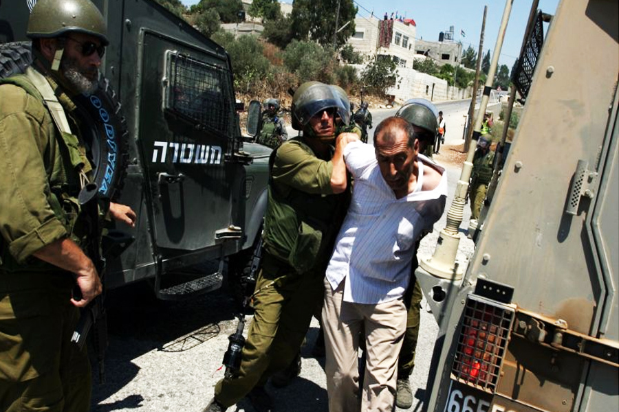 الاحتلال يعتقل 70 مواطناً في القدس والضفة اعتقالات
