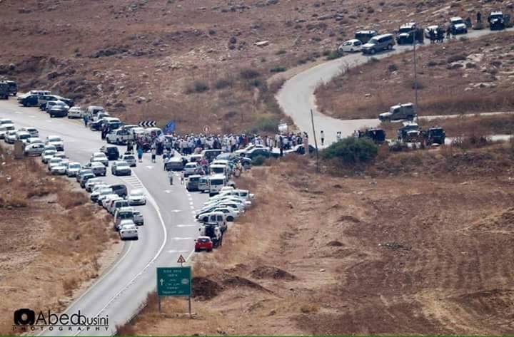 مستوطنون يغلقون مدخل "بيت دجن" شرق نابلس اغلاق مدخل بيت دجن