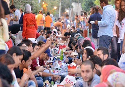 الأردن: منع فعالية إفطار بسبب "الاختلاط والإخلال بالآداب" افطار جماعي