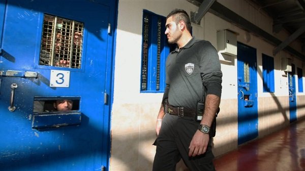إغلاق السجون بعد تعرض الأسير الفقيه لجلطة حادة