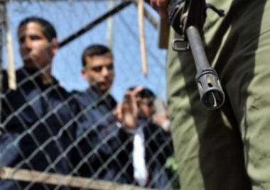 تمديد اعتقال عدد من الأسرى المصابين في "عتصيون" الاسرى