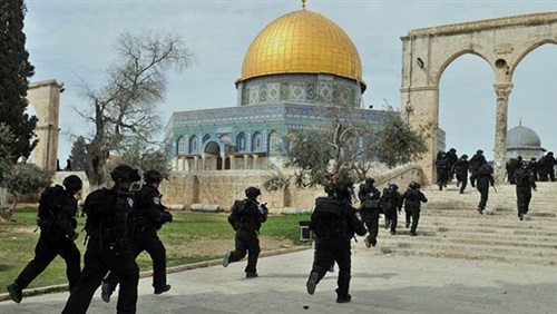 شرطة الاحتلال تقتحم المسجد الأقصى لحماية المستوطنين