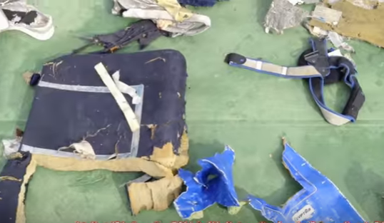 فيديو: العثور على أجزاء من الطائرة المصرية المفقودة الطائرة