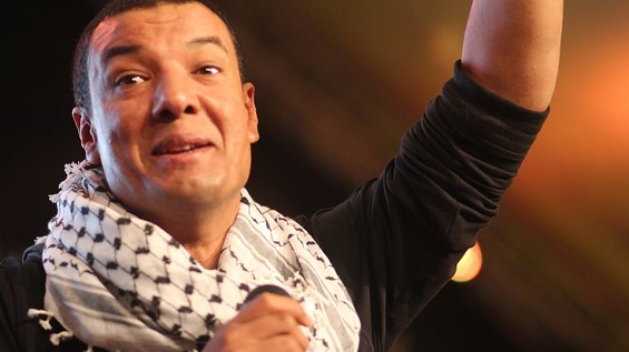 الاحتلال يعرقل دخول الشاعر هشام الجخ إلى فلسطين الشاعر هشام الجخ