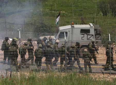 الجيش الاسرائيلي يقصف جنوب لبنان بعد إصابة جنديين بانفجار الجيش الاسرائيلي