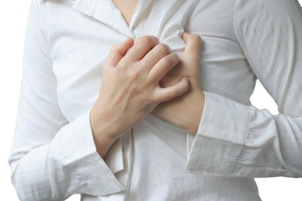 الفاكهة تخفف الإصابة بأمراض القلب امراض القلب