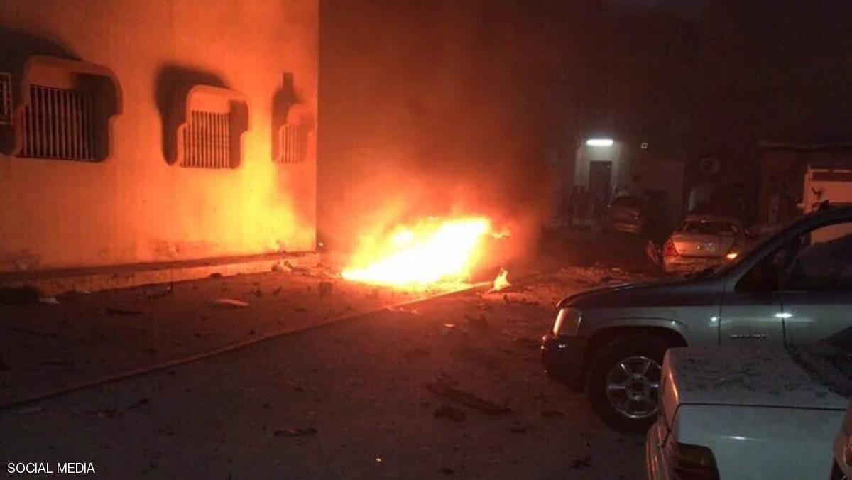 انفجار قرب الحرم النبوي وتفجير انتحاري قرب مسجد بالقطيف