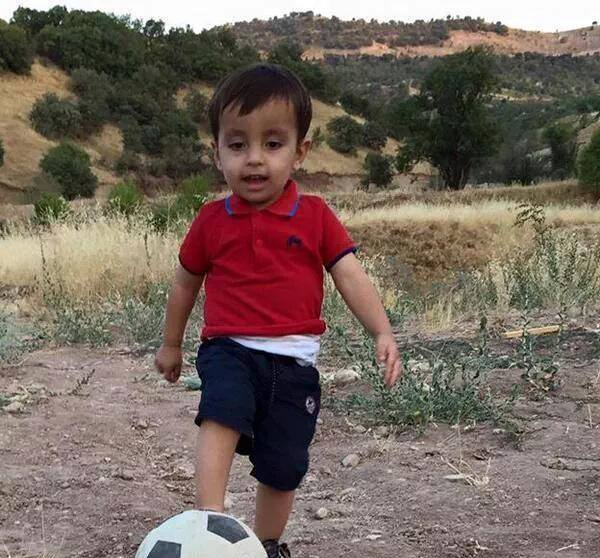 بالفيديو: والد الطفل الغريق يروي فاجعة وفاة ابنه
