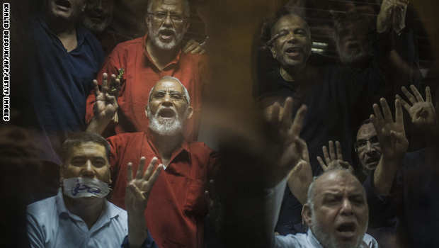 ما هو سبب إلغاء الحكم بإعدام بديع و11 "إخوانياً" في إحدى القضايا؟
