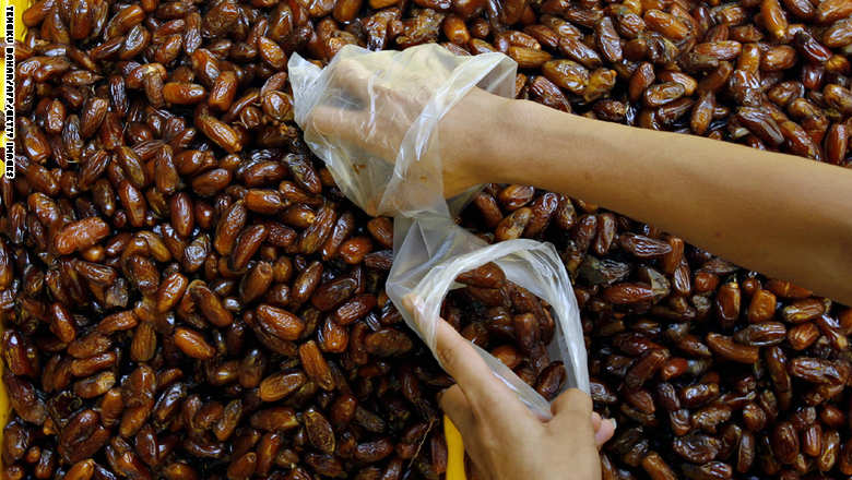 عندما تداوي حبيبات التمر الجسم والروح معاً