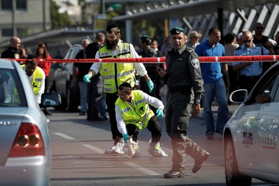 إصابة اثنين من أفراد شرطة الاحتلال بحادث دهس في القدس حادث دهس بالقدس