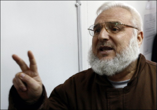 الاحتلال يقرر الافراج عن رئيس المجلس التشريعي عزيز دويك رئيس المجلس التشريعي عزيز دويك