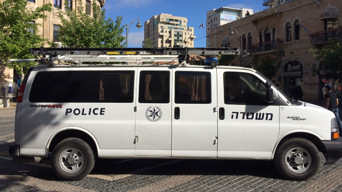 اعتقال فلسطينين بتهمة قتل مستوطن الليلة الماضية شرطة الاحتلال