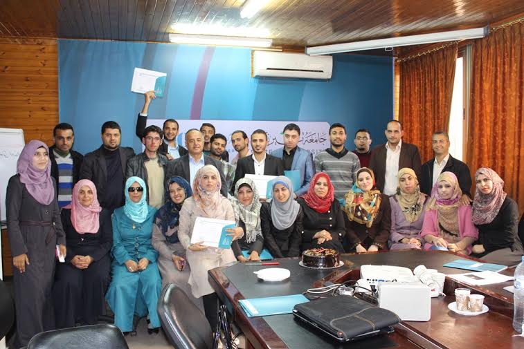 مركز تطوير الاعلام بغزة يختتم دورة القصة الصحافية
