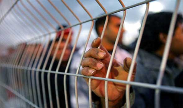الاحتلال يمنع عائلة الأسير عمر البرغوثي من زيارته عائلة أسير