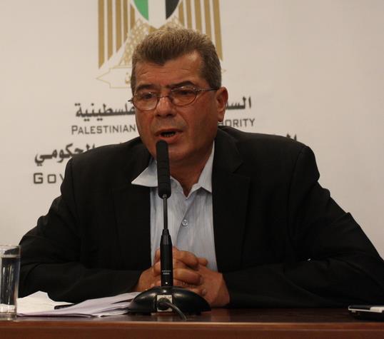 قراقع: الأسرى سيقومون غدًا بإرجاع الوجبات عيسى قراقع