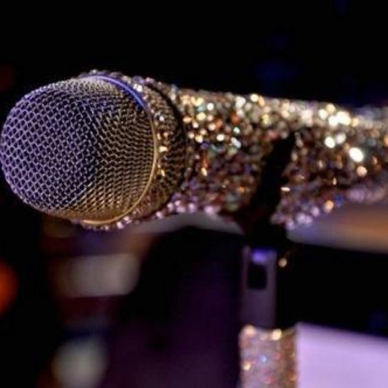 فنانة لبنانية تعود إلى عالم الفن بعد غياب 8 سنوات