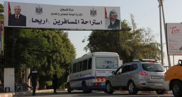 155 ألف مسافر تنقلوا عبر معبر الكرامة خلال حزيران الماضي معبر الكرامة