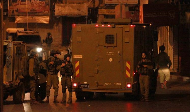 مواجهات ومداهمة منازل في جنين مداهمات