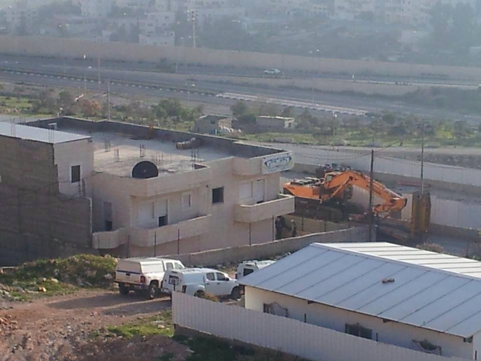 الاحتلال يهدم منزلين في جبل المكبر