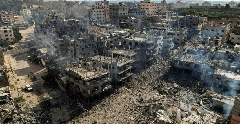 جنود الجيش الإسرائيلي في غزة.. يعدمون الأسرى ويسرقون المنازل