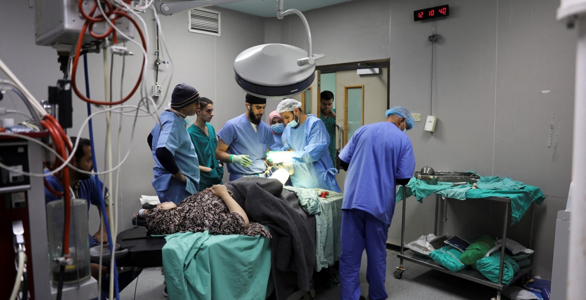 منع الاحتلال إدخال الأوكسجين لمستشفى بخان يونس يتسبب بوفاة مرضى.. ويرتكب 14 مجزرة جديدة بغزة