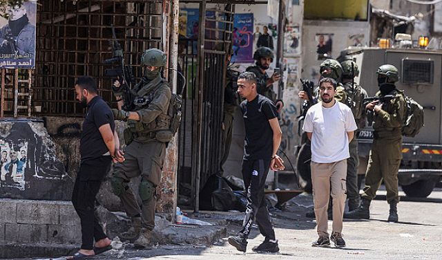 الضفة تحت النار: الاحتلال يعتقل أسرى محررين ويواصل الهدم بطولكرم