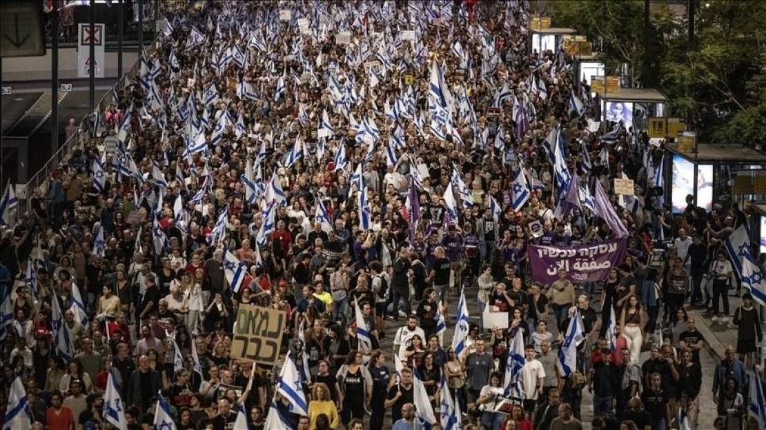 عائلات الأسرى لدى المقاومة تطالب بصفقة تبادل شاملة وإنهاء الحرب 