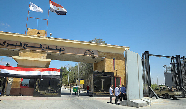 نتنياهو يوعز بعدم فتح معبر رفح.. تقرير: إسرائيل تدرس تحريك جيشها من خطوط الانسحاب