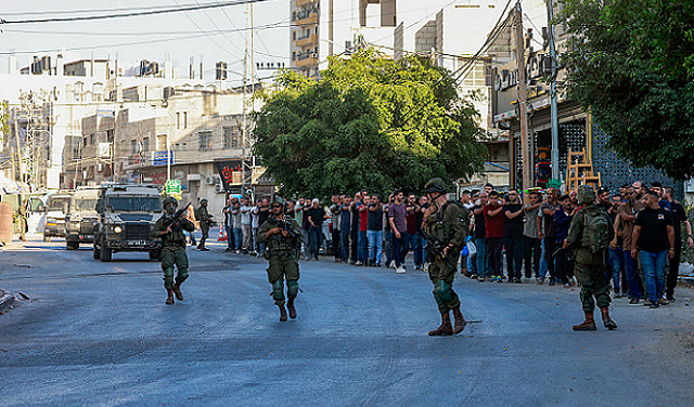 مصابان أحدهما مصوّر صحافيّ برصاص قوات الاحتلال أمام مخيم نور شمس بطولكرم بالضفة الغربية