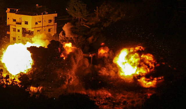 غارات إسرائيلية على بلدات بجنوب لبنان والاحتلال يعلن مهاجمة مستودعات أسلحة لحزب الله