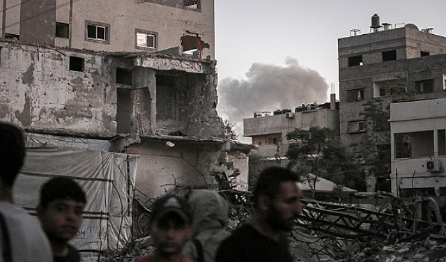 إسرائيل تواصل خرق الهدنة: غارات مكثفة على رفح وخانيونس