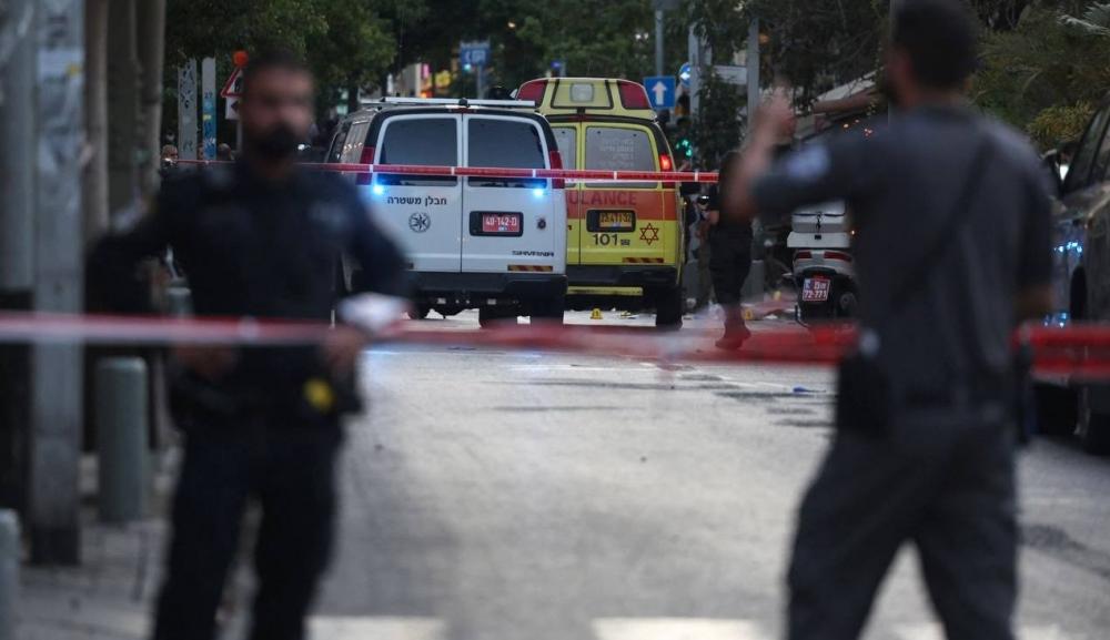 استشهاد شاب وإصابة شرطي إسرائيلي بعملية إطلاق نار في "تل أبيب"