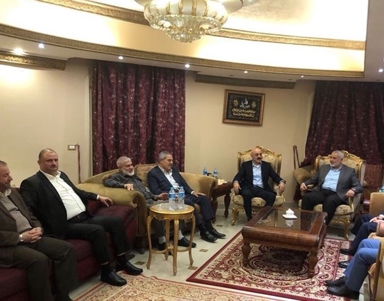 هنية والمشهراوي يبحثان في القاهرة تطورات الأوضاع في غزة