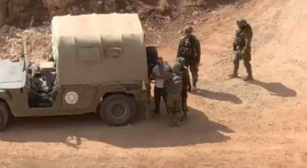 فيديو: الاحتلال يعتقل الوزير شعبان في دير استيا غرب سلفيت