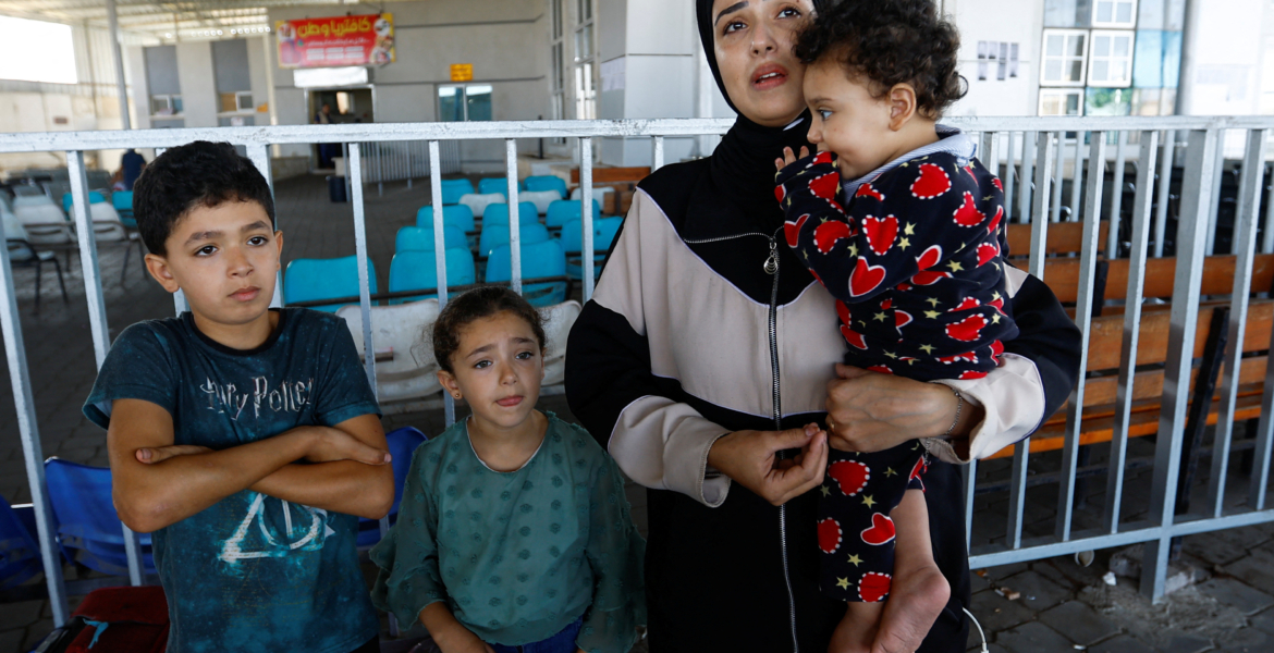 “يُقتل طفل ويُجرح طفلان كل 10 دقائق في غزة”.. “الأونروا”: نزوح 1.5 مليون شخص منذ 7 أكتوبر