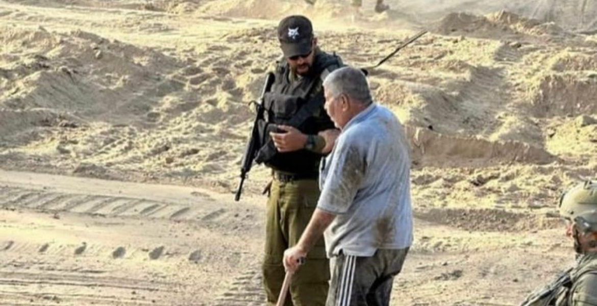 استخدمه للدعاية “للنزوح الآمن” ثم أعدمه ميدانياً! تنديد بجريمة ارتكبها الاحتلال بحق مسنّ فلسطيني