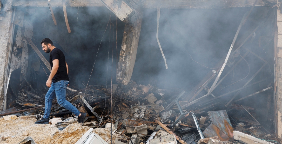 الاحتلال يقتحم مدينة جنين ويحاصر مخيمها.. قواته اشتبكت مع فلسطينيين وتحاصر 3 مستشفيات