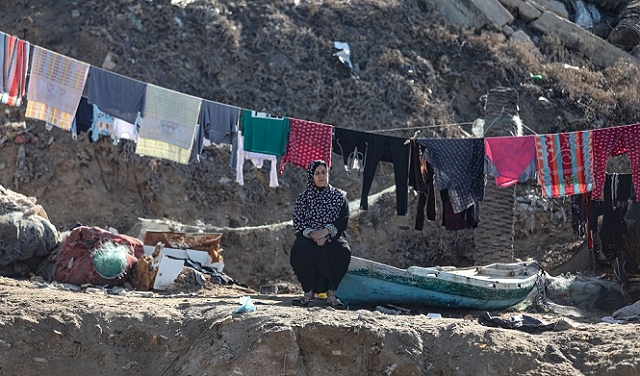 الحرب على غزة: مفاوضات لتمديد الهدنة بيوم إضافي.. إتمام الدفعة السابعة من التبادل