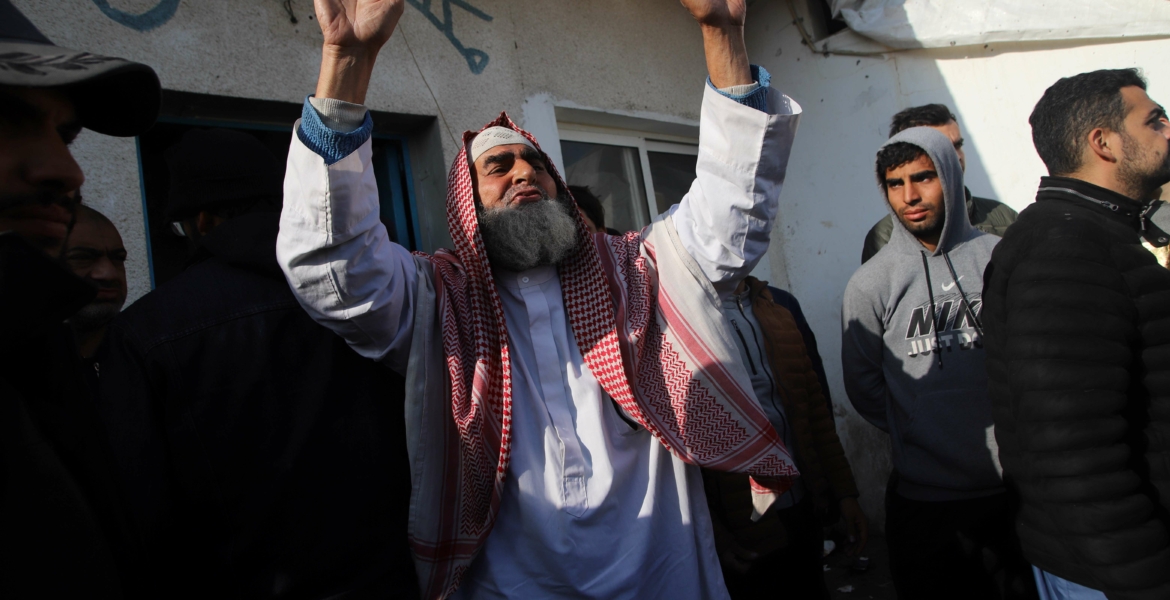 ارتفاع حصيلة الشهداء في غزة إلى 25 ألفاً و700.. والاحتلال يرتكب 24 مجزرة بحق المدنيين في أقل من يوم