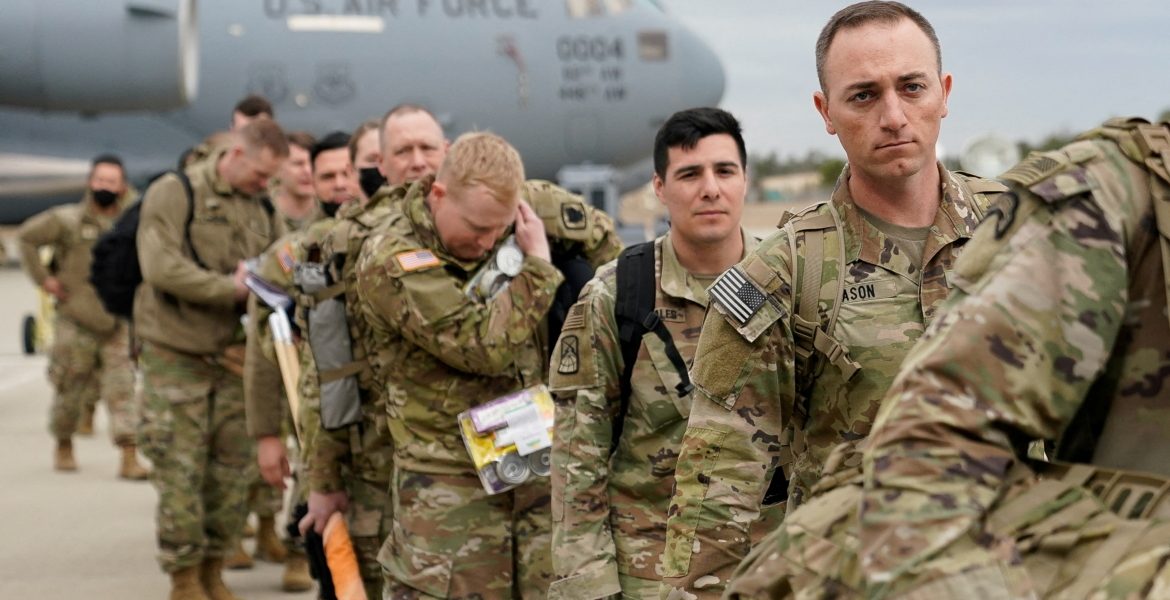 40 ألف جندي أمريكي بالشرق الأوسط! واشنطن تدعم حاملات طائراتها بغواصة صواريخ موجهة