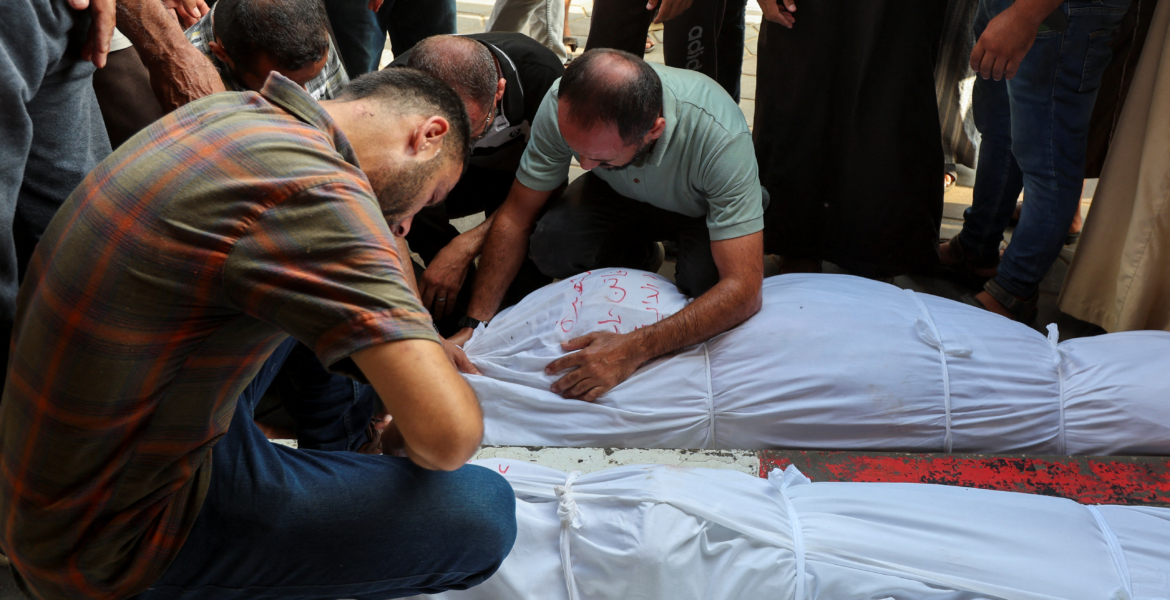 شهداء وإصابات بقصف إسرائيلي مكثف بغزة.. وحماس تدعو ليوم غضب والنفير بالضفة