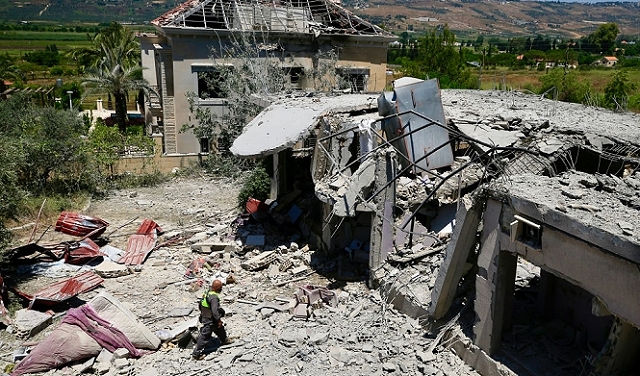 الجيش الإسرائيليّ يشنّ غارات على جنوب لبنان وواشنطن تحذّر مواطنيها