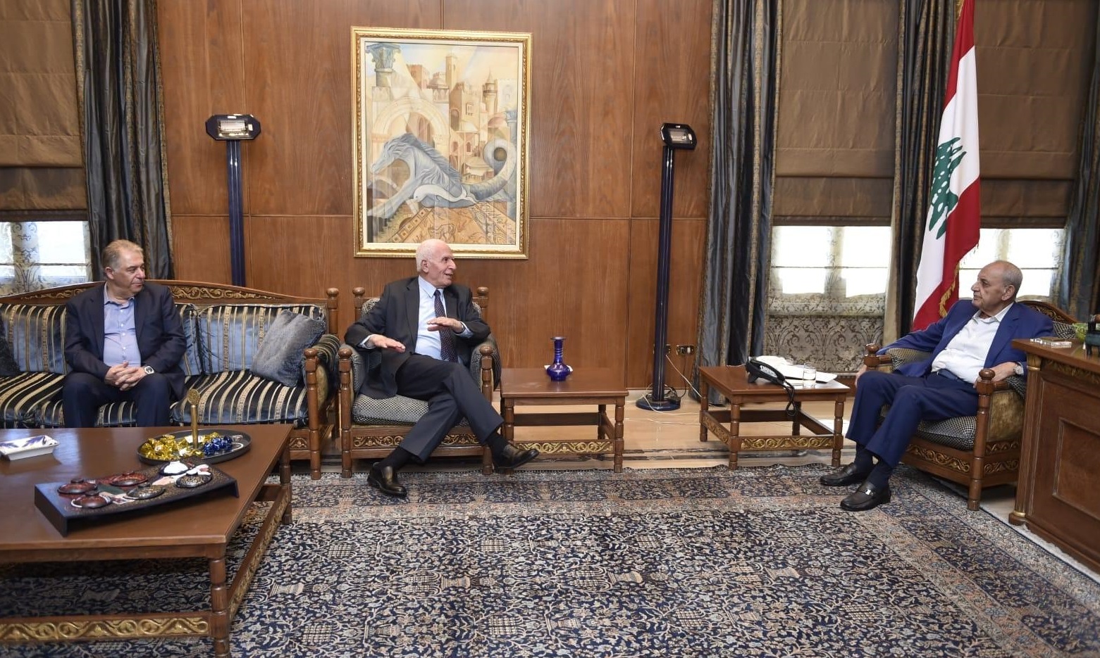 مصادر تكشف انزعاجاً لبنانياً من فتح بسبب اشتباكات عين الحلوة.. من المسؤول عن عودة القتال في المخيم؟