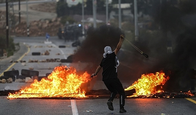 إصابات بمواجهات بالضفة والمقاومة تستهدف موقعا للاحتلال قرب طولكرم